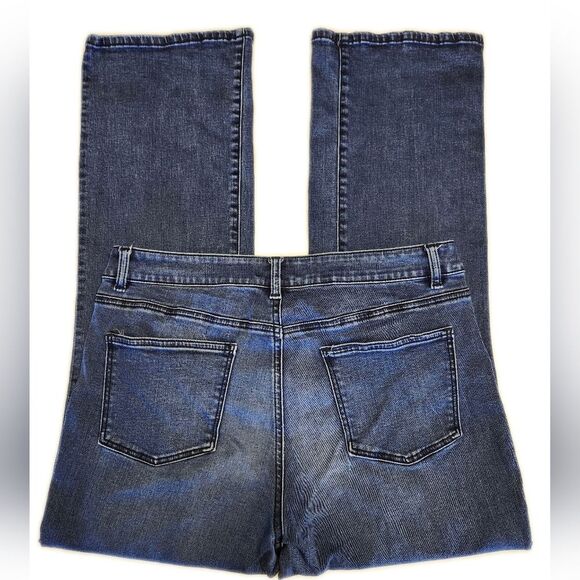 Talbots Simply Flattering 5-Pocket medium blue Curvy cut straight leg jeans 12P - Picture 3 of 6